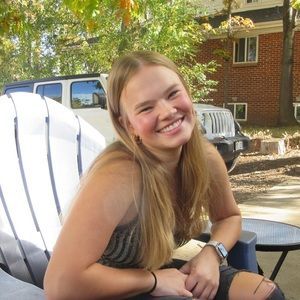 Meet your Posher, Kelly